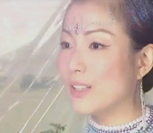 郑秀文在剧中饰演观音一角,倒也慈眉善目,不知道大家是否还有印象?