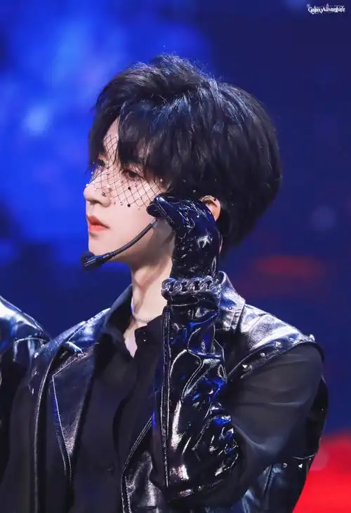 贺峻霖少年on fire《特务j》 - 高清图片,堆糖,美图壁纸兴趣社区