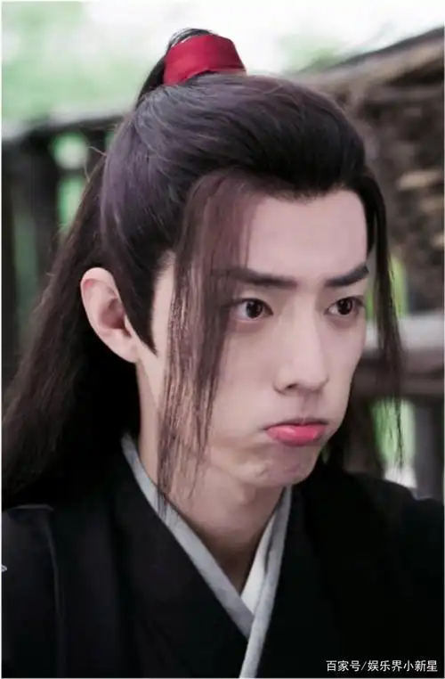 呆萌的肖战,萌萌哒的千玺,看到他"嘟嘴"的样子心都化了