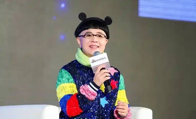 "金龟子"刘纯燕,被骂"晚节不保",她做了什么_王宁_朋友_父母