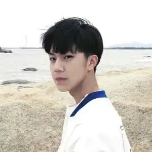 男生帅气假发网红图片