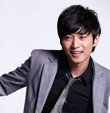 男生国字脸烫卷发好吗 适合男生留的短卷发 - 发型设计 - 辣妈营