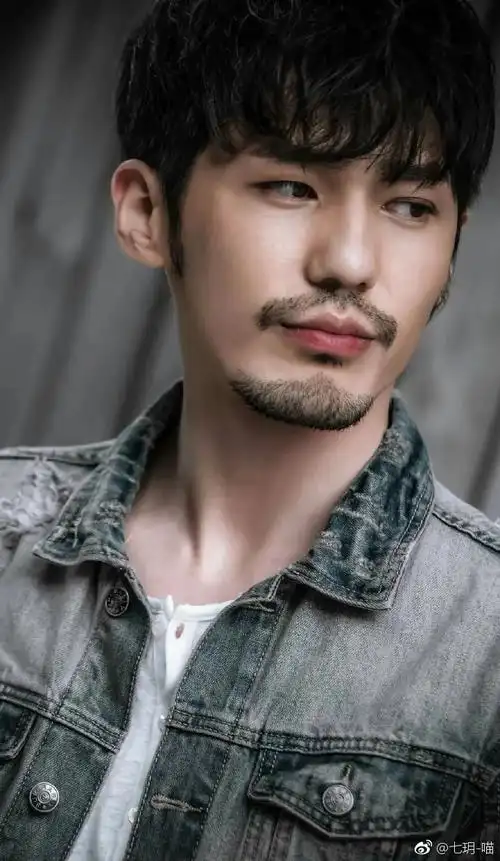 记录演员白宇角色