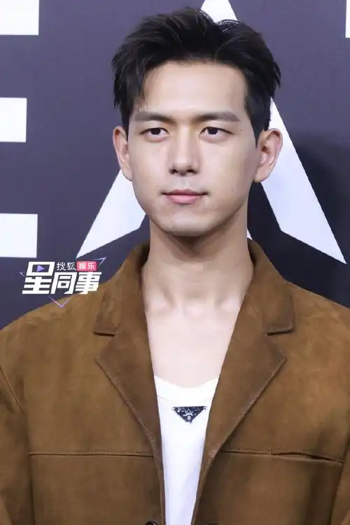 杨幂暗夜精灵##angelababy金发芭比##陈都灵蓝发人鱼姬造型##张艺