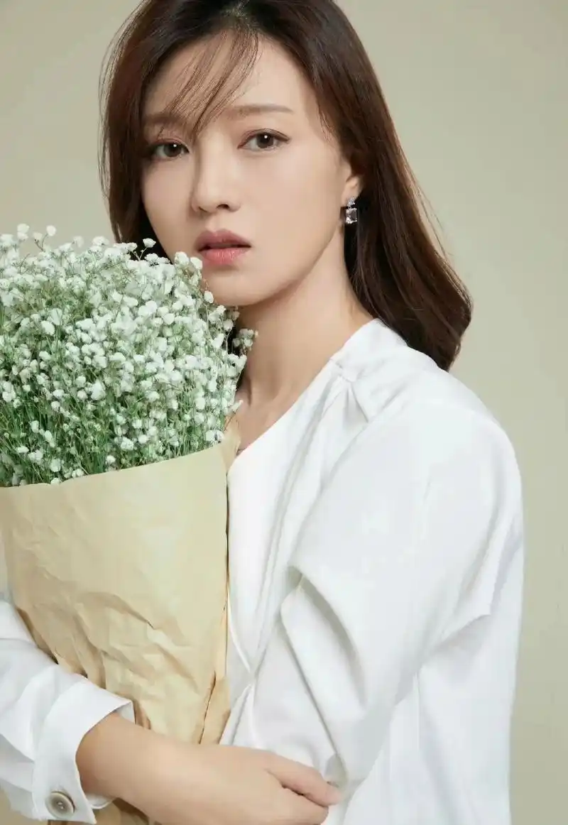 演员傅晶:长相美丽演技好,为人低调不张扬,年近五十依旧单身