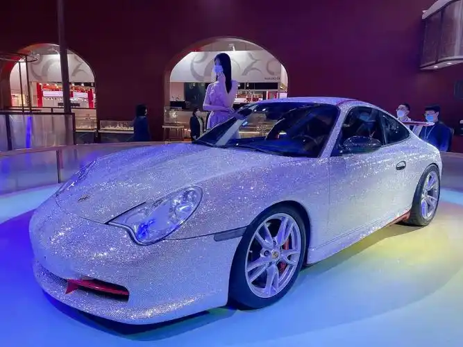进博首秀镶了40万颗宝石的跑车你见过吗