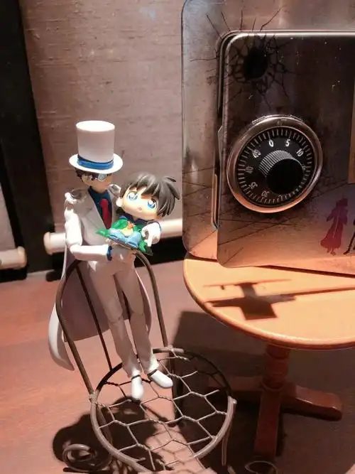 原创日本网友吐槽:柯南被鲁邦三世"囚禁",多亏了基德相救!