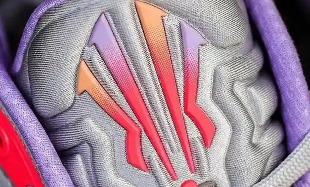 战靴|球鞋|金钟仁|sneaker_网易订阅