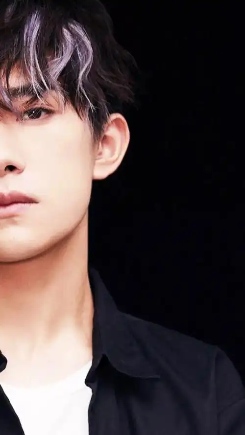 抖音易烊千玺半张脸原图下载