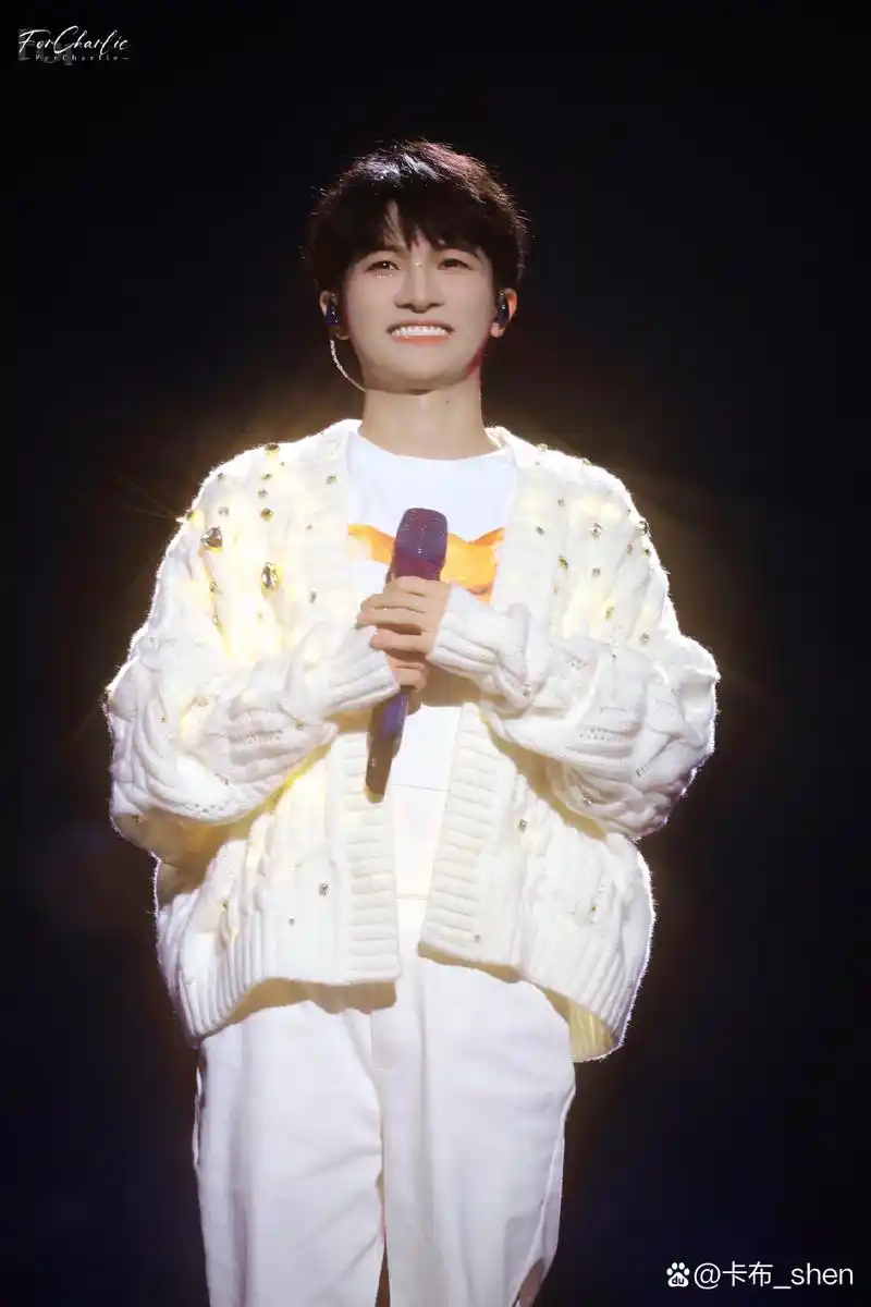 周深# 为了记住你的笑容,我拼命按下心中的快门7897