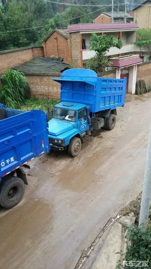 我的尖头自卸车