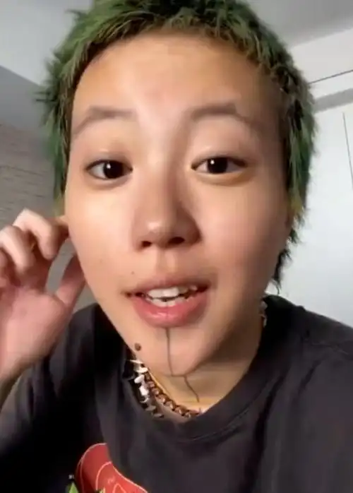 "天后之女"窦靖童:当王菲的女儿,是幸运也是不幸