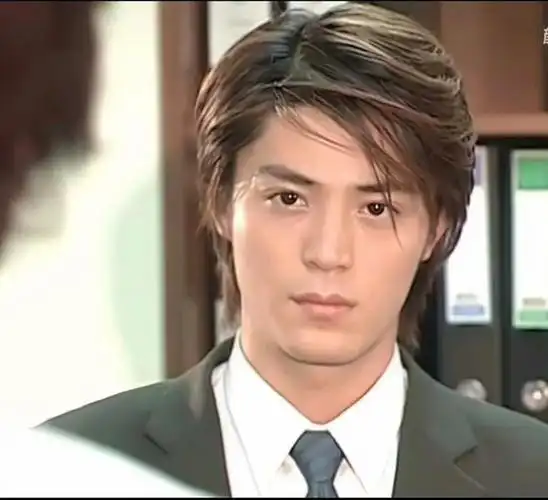 看了霍建华的最新生图才发现满山东遍地骨相帅哥真越老越好看