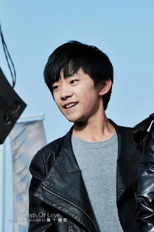 明明这时候还没到14岁但感觉已经自己处理了太多事情(  #易烊千玺