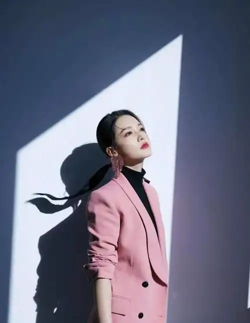 红楼旧照四女孩同起点,杨幂稚嫩,张檬清纯脸,蒋梦婕成最丑黛玉|李沁