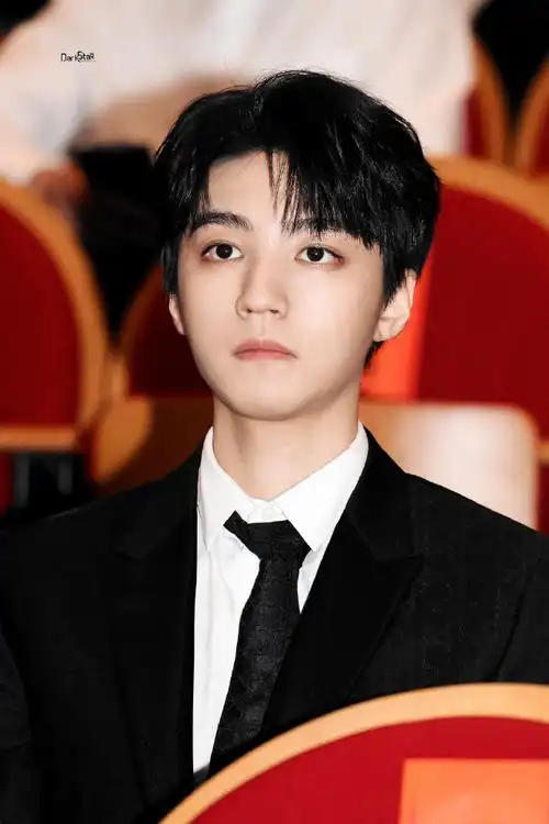dark_star_王俊凯个人站