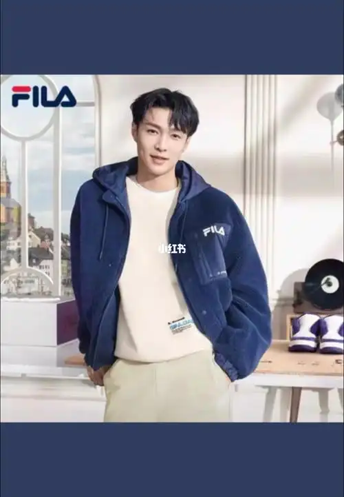 张艺兴  #羊羔毛  #羊羔毛外套  #明星同款  #时尚穿搭  #斐乐