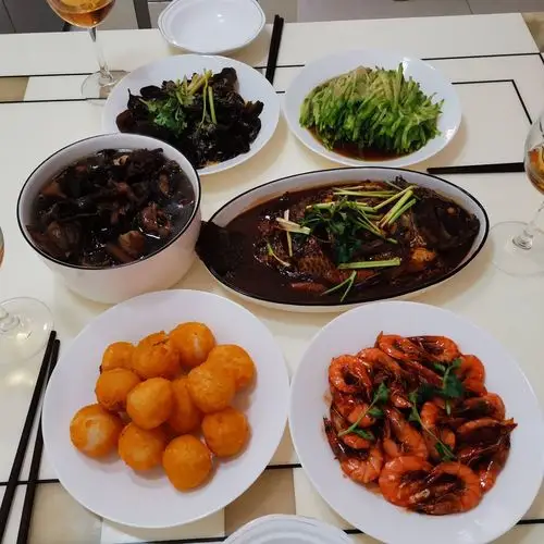 朋友来我家花100块钱做了一桌菜没想到被闺蜜夸比大厨都强