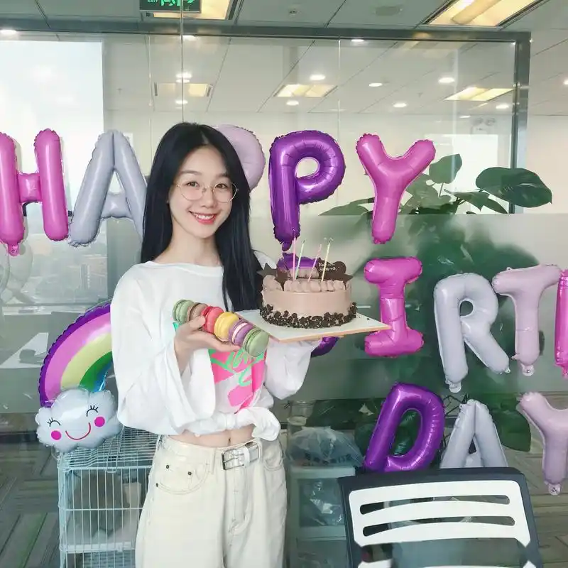 今天我生日 愿望替你们许了啊～～ 或者