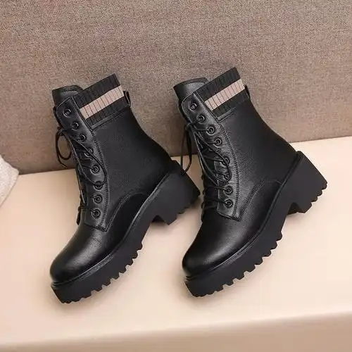 马丁靴女英伦风2023秋冬新款短靴女学生韩版厚底加绒网红ins潮鞋