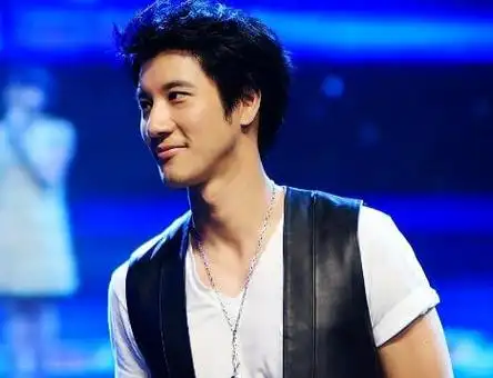 王力宏参加范玮琪妈妈追思会,陈建州发文感谢,还特别跑一趟