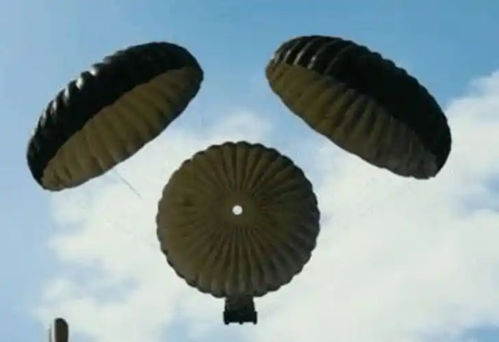 蓝洞悄悄更新的信号枪是干啥的答案是召唤超级空投