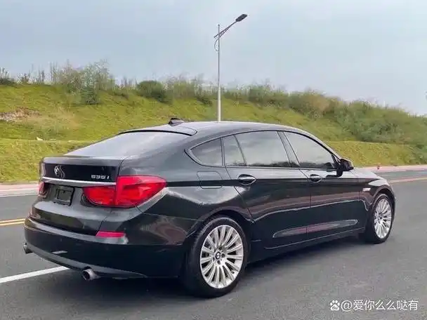 纯15宝马gt535i全款85万是一款拥有强大动力性能的豪华轿车