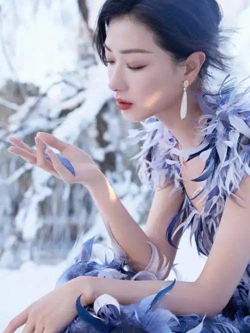 女明星也太敢拼了万茜这冰天雪地的