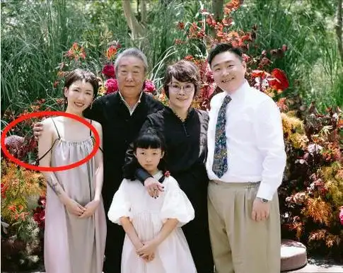 回顾郝劭文结婚!释小龙当伴郎,新娘穿睡衣,8岁继女见证幸福!