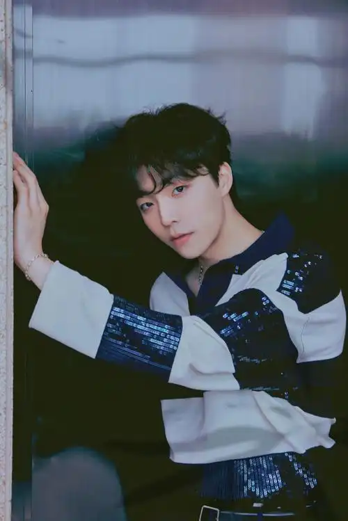 陈立农声生不息蓝白亮片毛衣##陈立农蓝白亮片毛衣造型##陈立农腊白