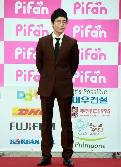 斯文败类严基俊理想型是文根英44岁至今单身一人