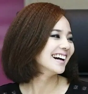 个性的波波头玉米须烫发造型(2)_烫发_西子美发网