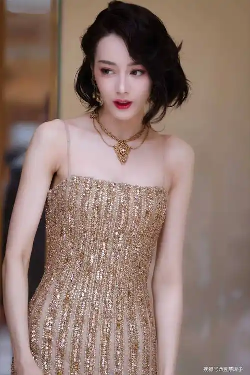 迪丽热巴美照也翻车?