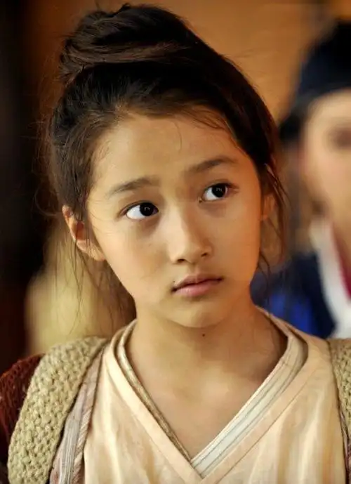 完成个人出道作品《 a target="_blank" href="/item/烟海沉浮