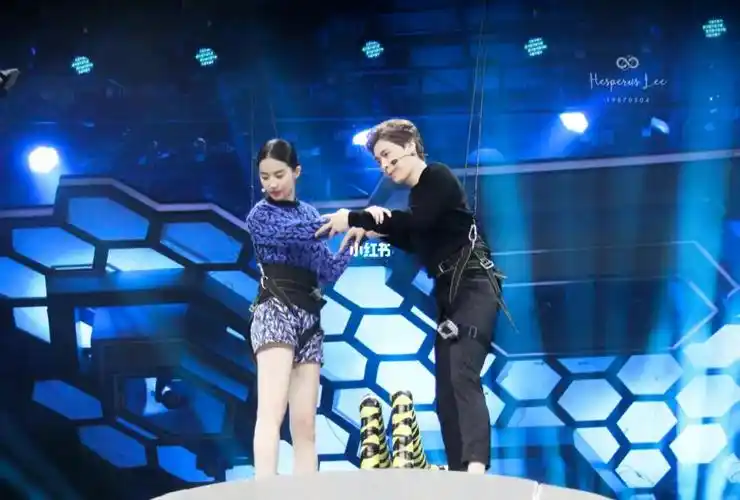 谁当年看过这期快本的刘亦菲李易峰