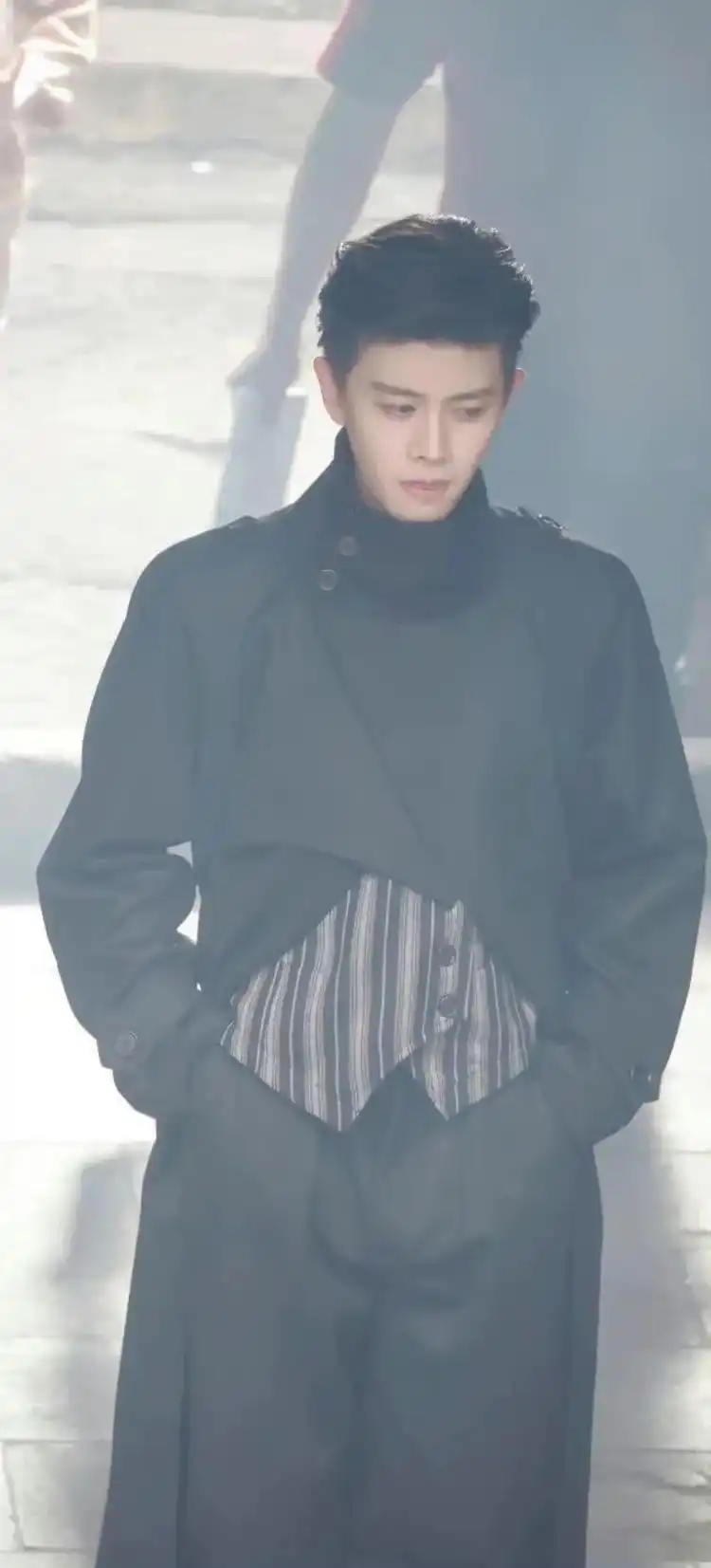 请君开机#请君任嘉伦路透,大背头真的绝了!原来帅哥哪个年 - 抖音