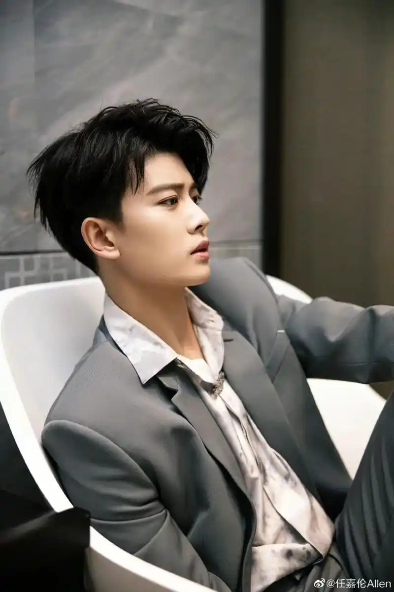 那些年哥哥的盛世美颜!#任嘉伦 #一任千面 #但愿你的眼睛只 - 抖音