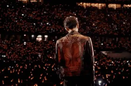 王俊凯分享王俊凯后背系列合集宽肩后