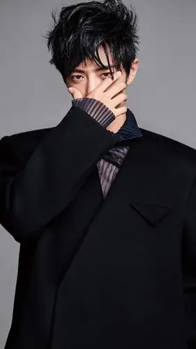 肖战浓颜系写真高清原图查看