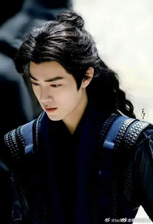 肖战超话的高马尾造型这是梦回唐三了吗!