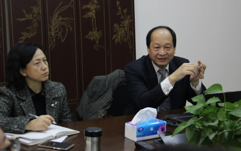 学术科研 新闻公告 > 正文讲座开头,丁一凡教授用英国公决脱欧后经济