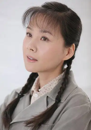 16:00:13            何琳饰林文馨何琳何琳《青海花儿》剧照讴歌"