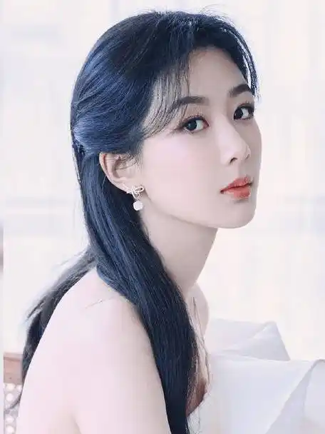 杨紫山茶花白裙##杨紫1106生日快乐##杨紫代言高洁丝