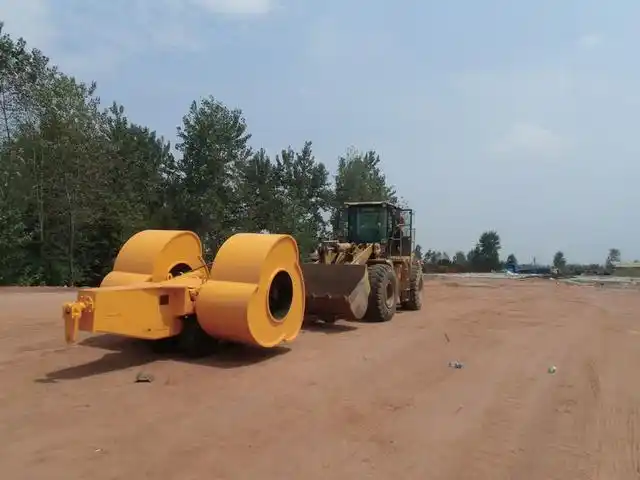 冲击碾压是什么机械?冲击碾压机在软硬两种不同地基中的应用?