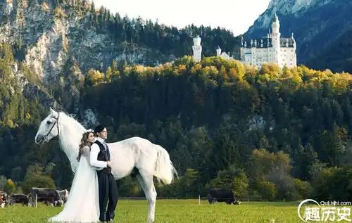 周杰伦与昆凌18日将在英国伦敦(台北时间19日清晨)举行婚礼,他刚发跟