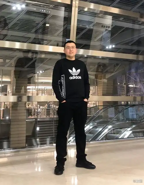 本人 91年,北京本地人,身高 178cm,体重 150 斤,东三环事业单位工作