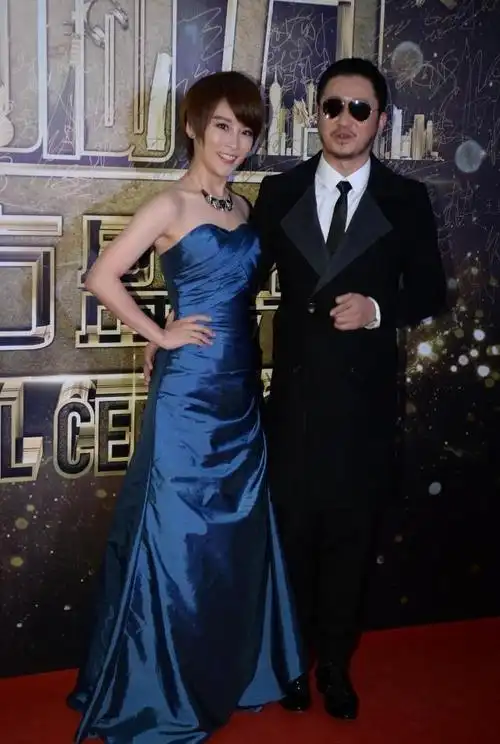 谢楠和老公吴京越看越相配俩人穿着礼服看着就像是豪门夫妇