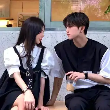 高冷宠溺的情侣头像(18张)