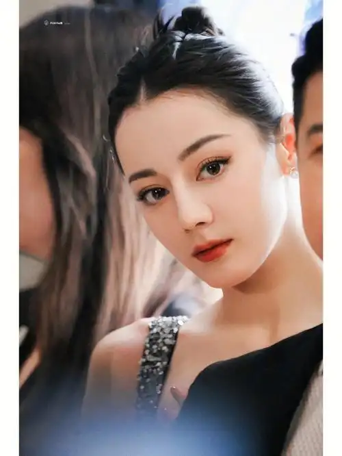 迪丽热巴你要迷死谁