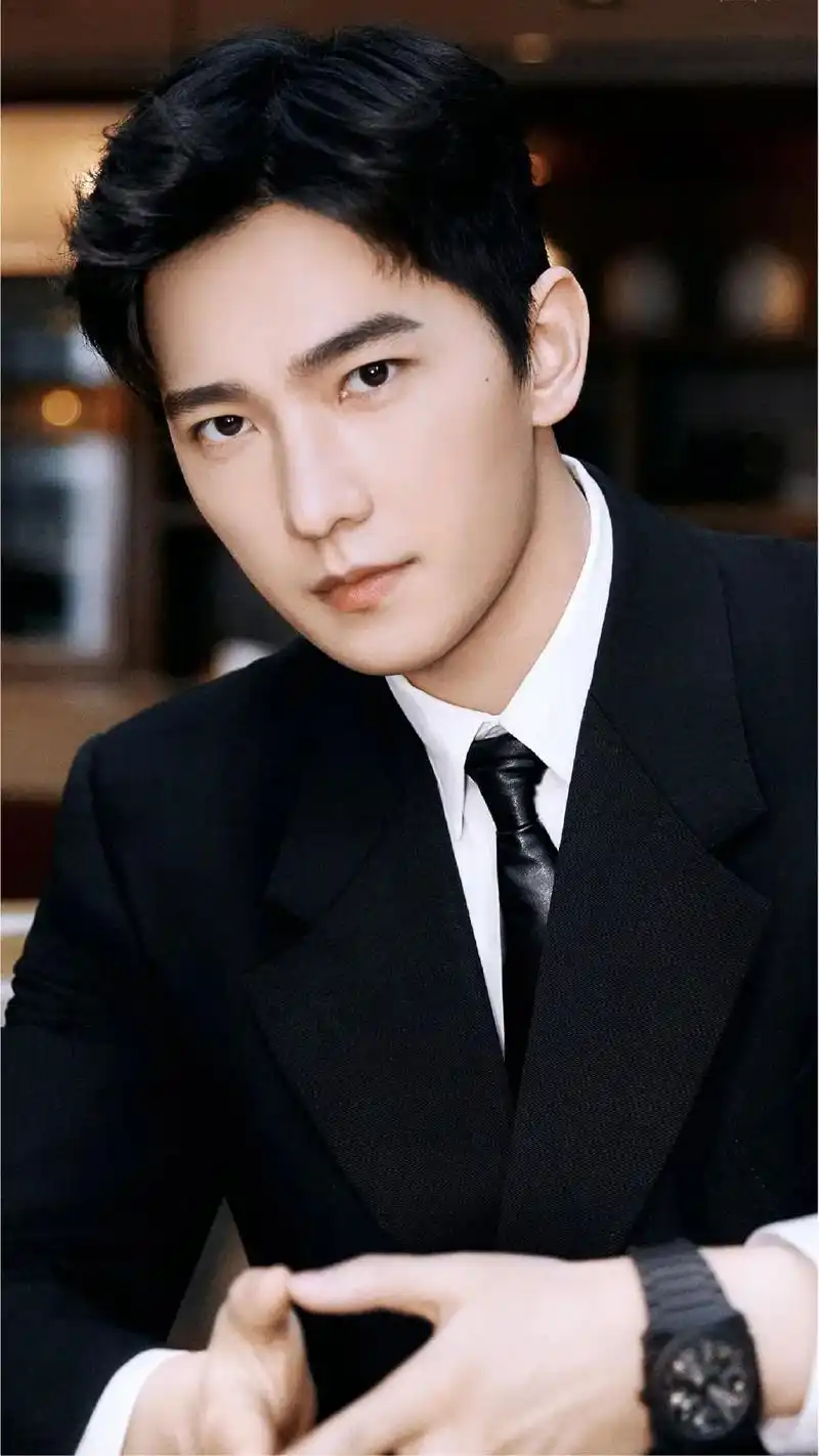 很喜欢这组壁纸～#杨洋 #杨洋壁纸  - 抖音